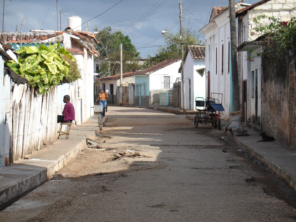 In den einfacheren Stadtvierteln, wo es keine kolonialen Häuser gibt, und wo weniger Touristen hinkommen, haben die Straßen auch mal Löcher.