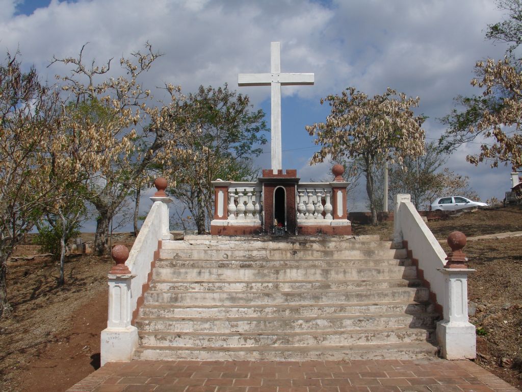 Oben auf dem Loma de la Cruz ist das Kreuz, nach dem er benannt ist.