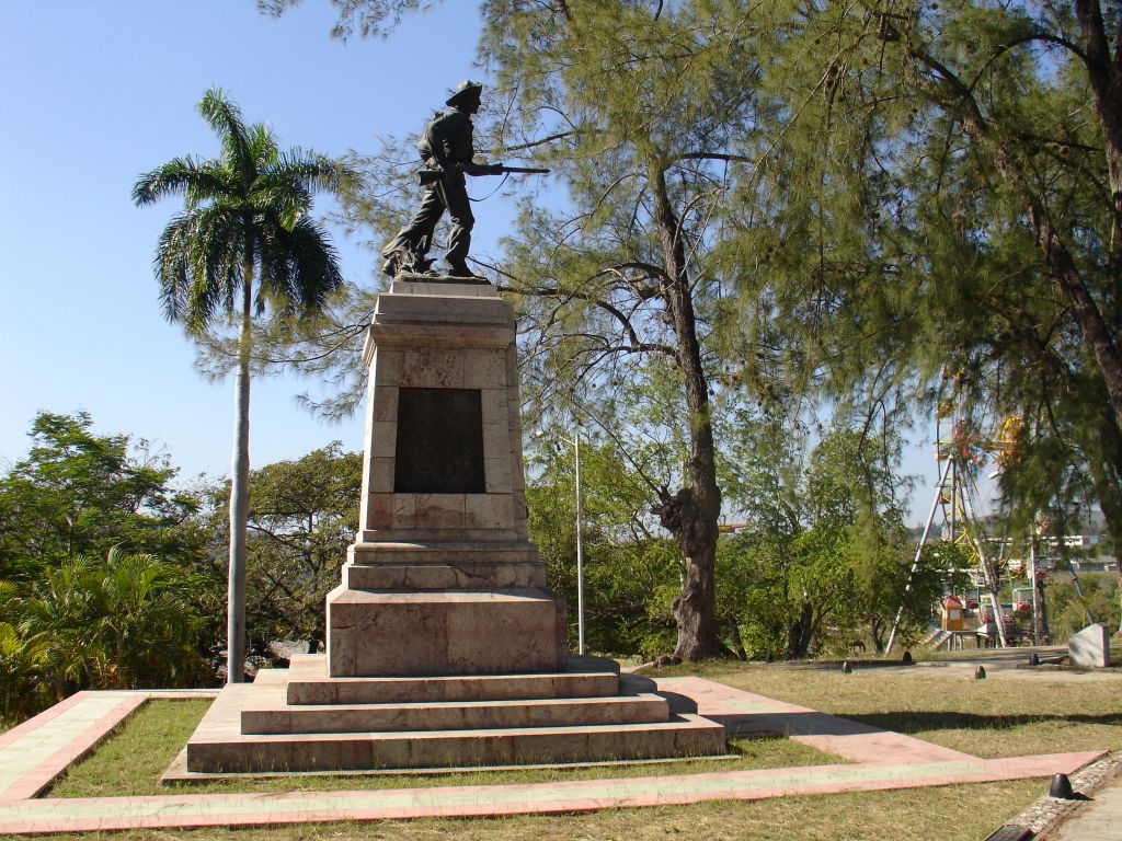 Auf dem Denkmal für die Schlacht am Loma de San Juan ist ein US-Soldat dargestellt.