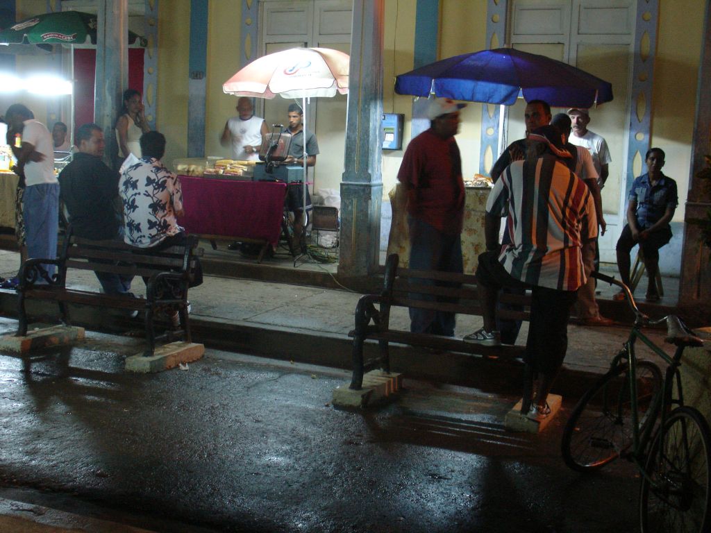 Baracoa war der einzige Ort, wo ich in drei Wochen Kuba Regen erlebt habe - dreimal zehn Minuten, davon ein Mal an diesem Abend.