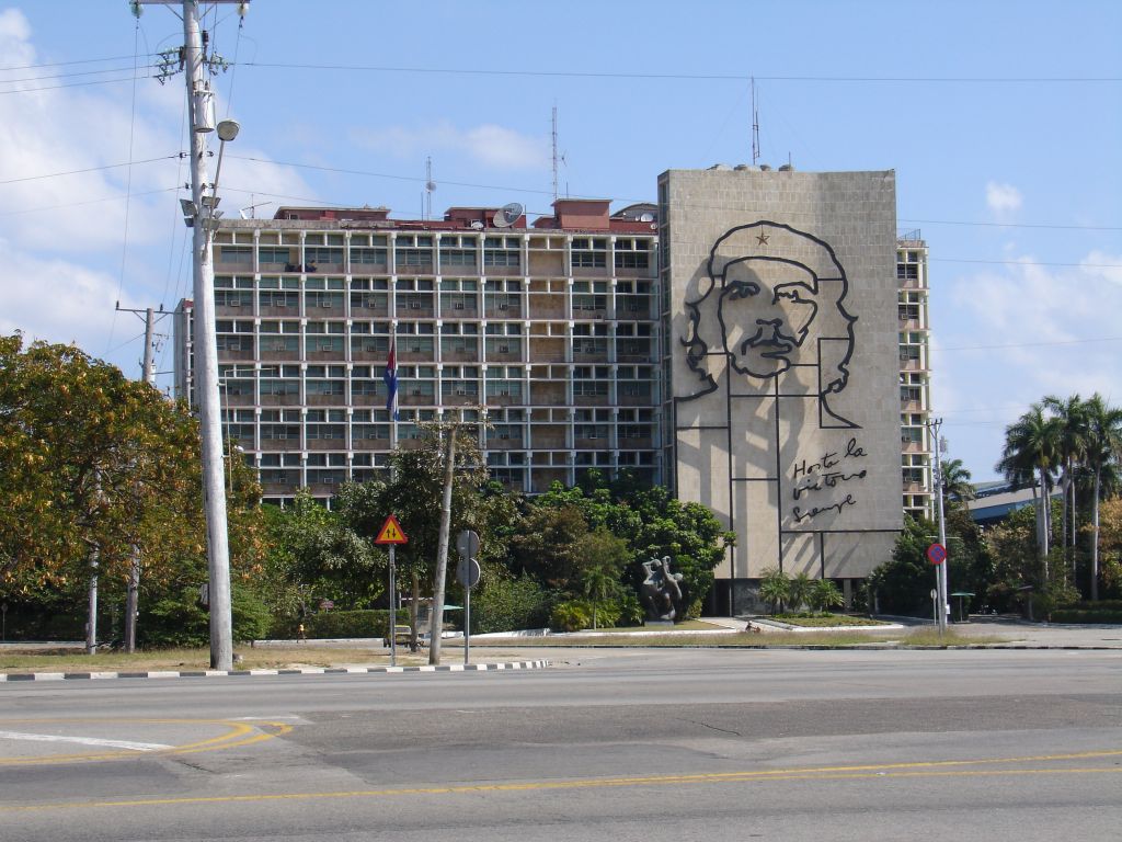 Am Rand des Revolutionsplatzes befindet sich das bekannte Denkmal für Che Guevara.