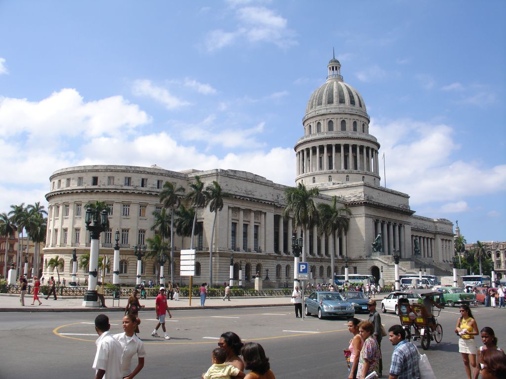 Das Kapitol in Havanna stammt aus den zwanziger Jahren. Es ist dem Kapitol in Washington nachgebaut.