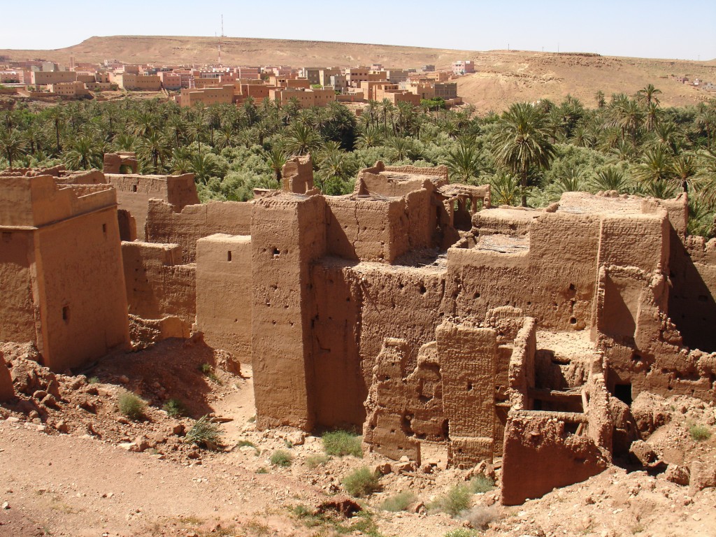 Oberhalb des Tals war eine verfallene Kasbah.