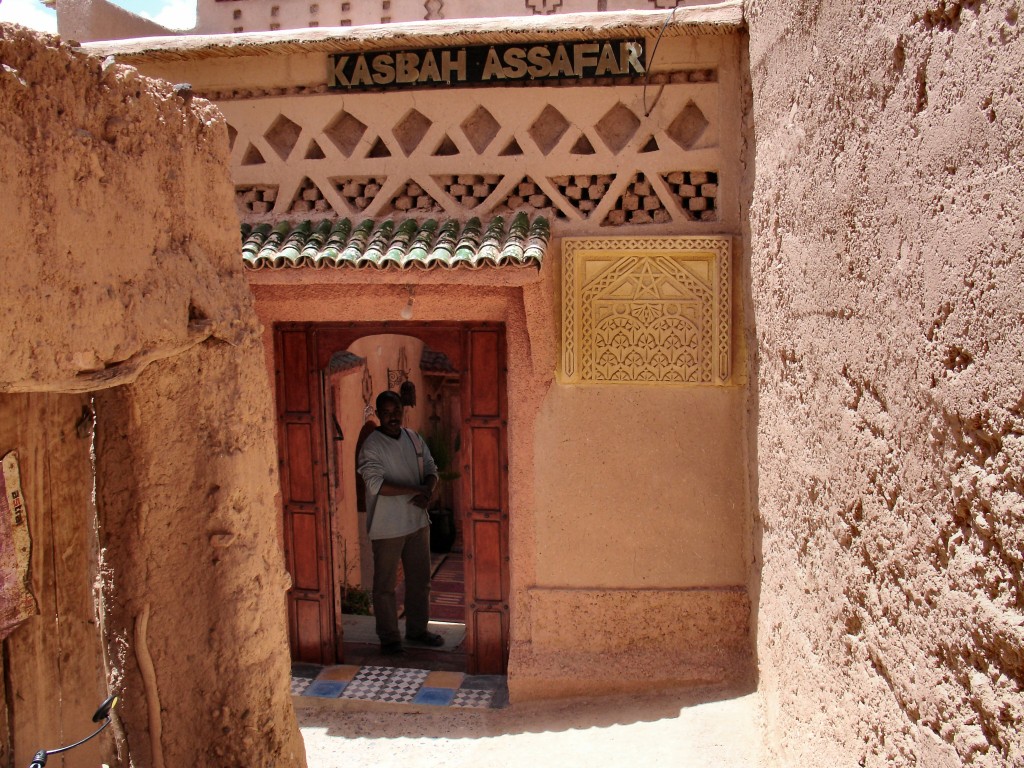 In dieser Kasbah gibt es ein Hotel. Hier habe ich zu Mittag gegessen.