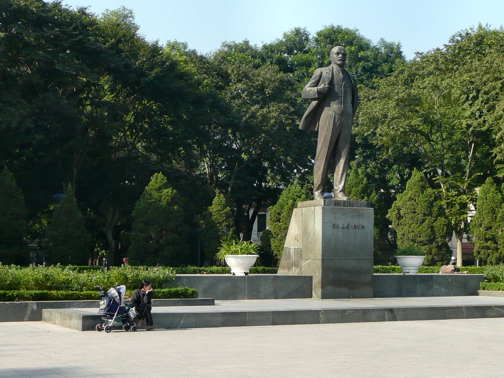 Lenin, auf vietnamesisch 'Le Nin', wird in einem sozialistischen Land natürlich verehrt.