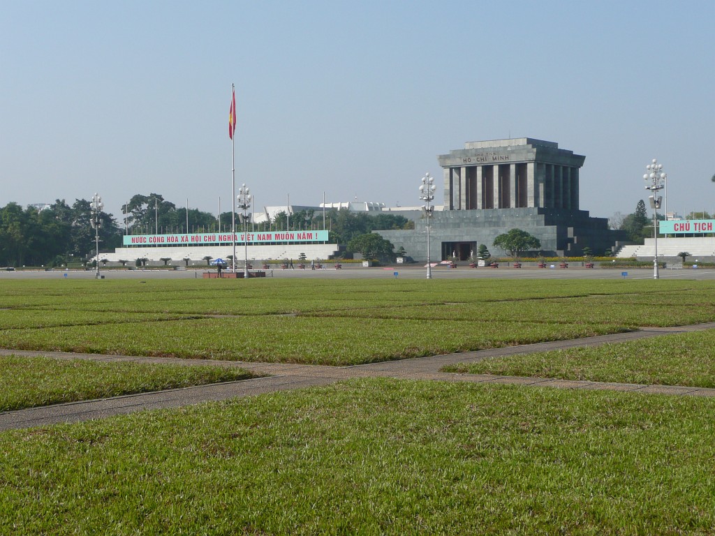 Ho Chi Minh wurde gegen seinen Willen nach seinem Tod einbalsamiert und kann hier besichtigt werden.